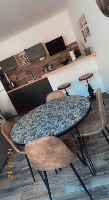 Appartement O Meuble De F2 4 Personnes *